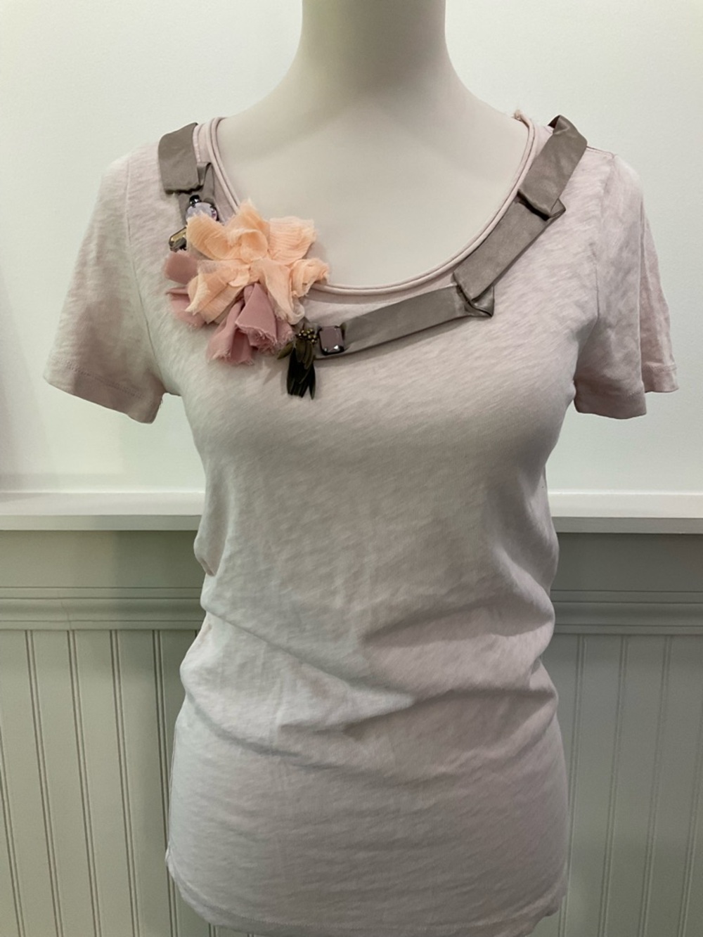 J.Crew Embellished Floral Ribbon Tee Blush Pink Short Sleeve Top Size S - Picture 2 of 5